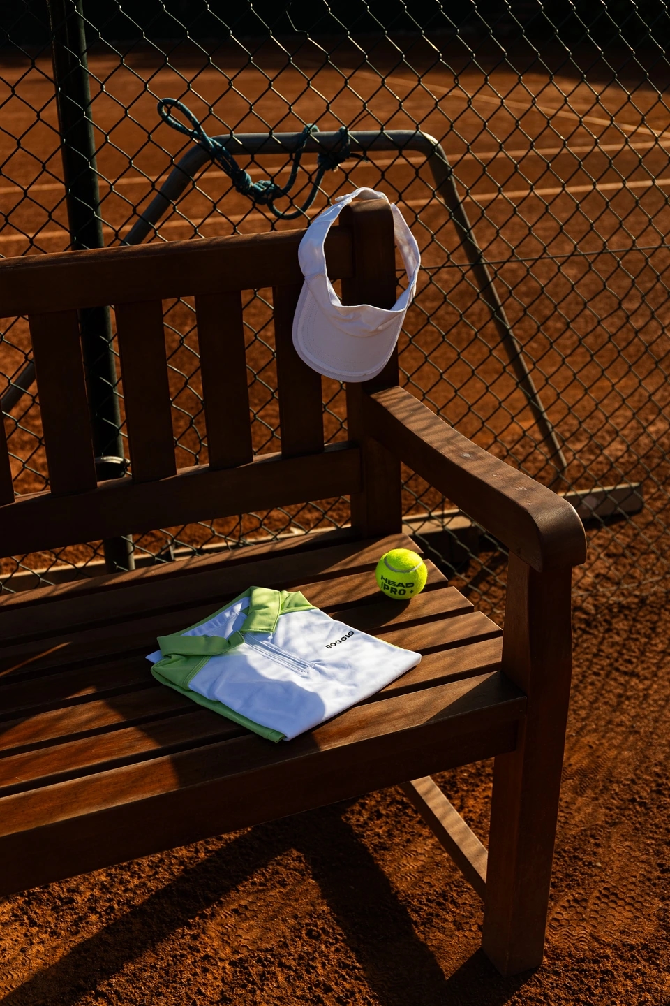 bodegón de ROGGIO en banco de tenis