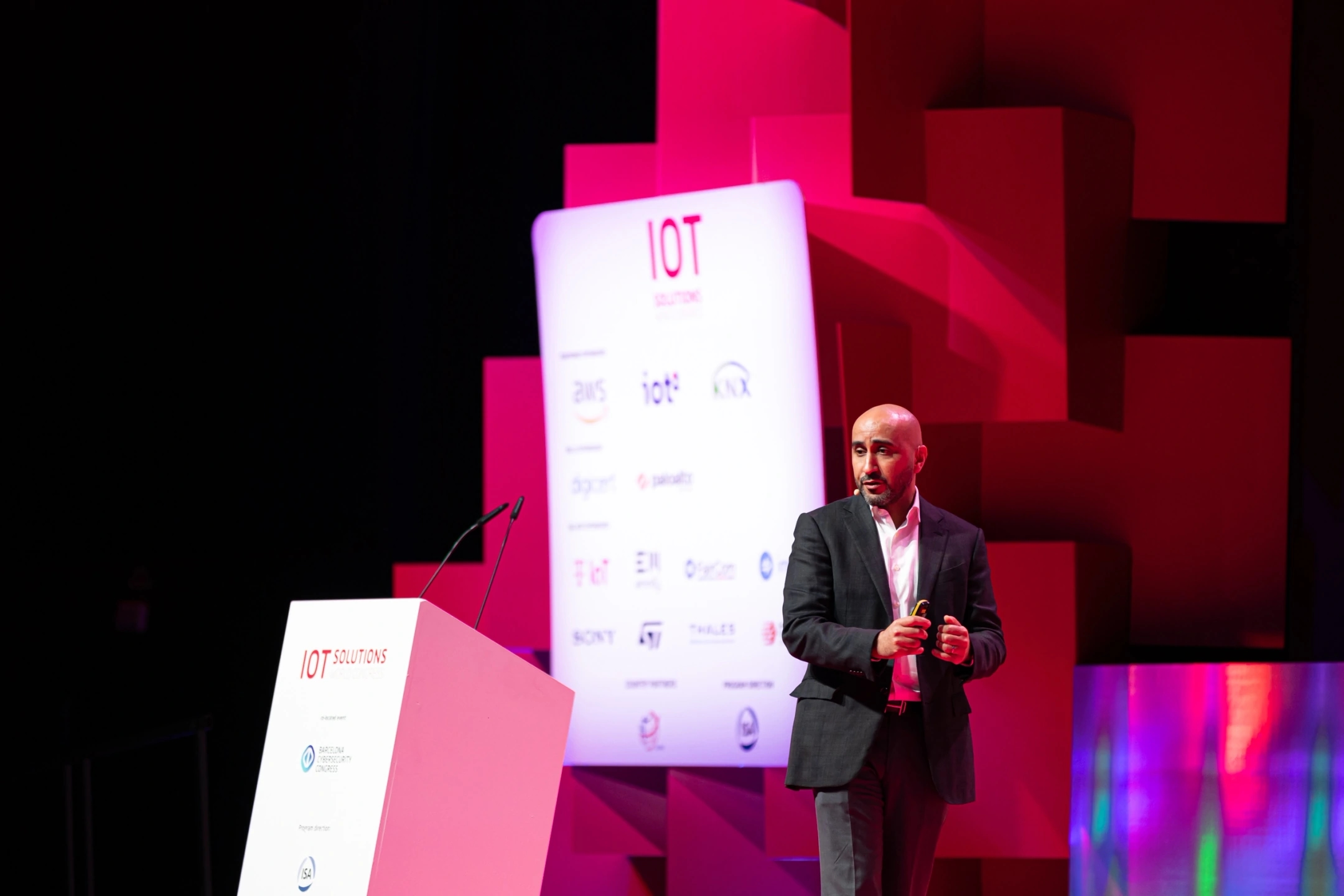 Fotografía del Auditorio con la conferencia de IOT2 en el evento IOT Solutions World Congress (IOTSWC) y Barcelona Cyber Security Congress en Fira de Barcelona.