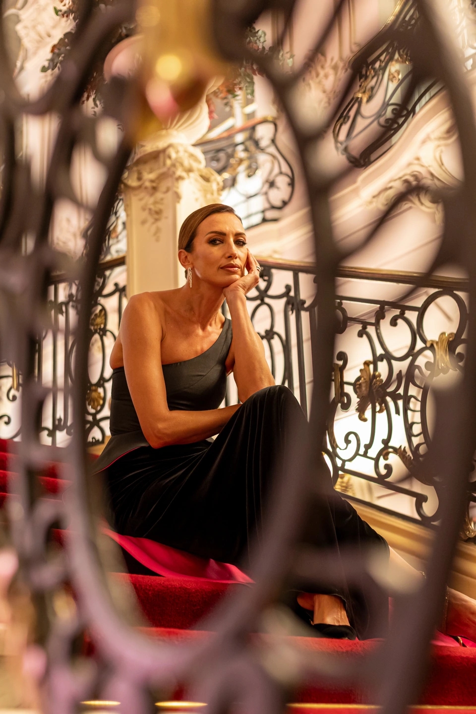 Nieves Álvarez posando en el casino de Madrid. La revista Woman premia el talento femenino en su IX Edición de los Premios Woman. Prensa ibérica.