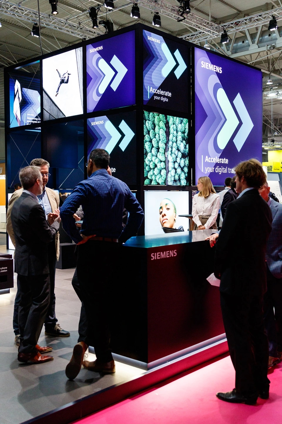 Fotografía del stand de Siemens en el evento IOT Solutions World Congress (IOTSWC) y Barcelona Cyber Security Congress en Fira de Barcelona.
