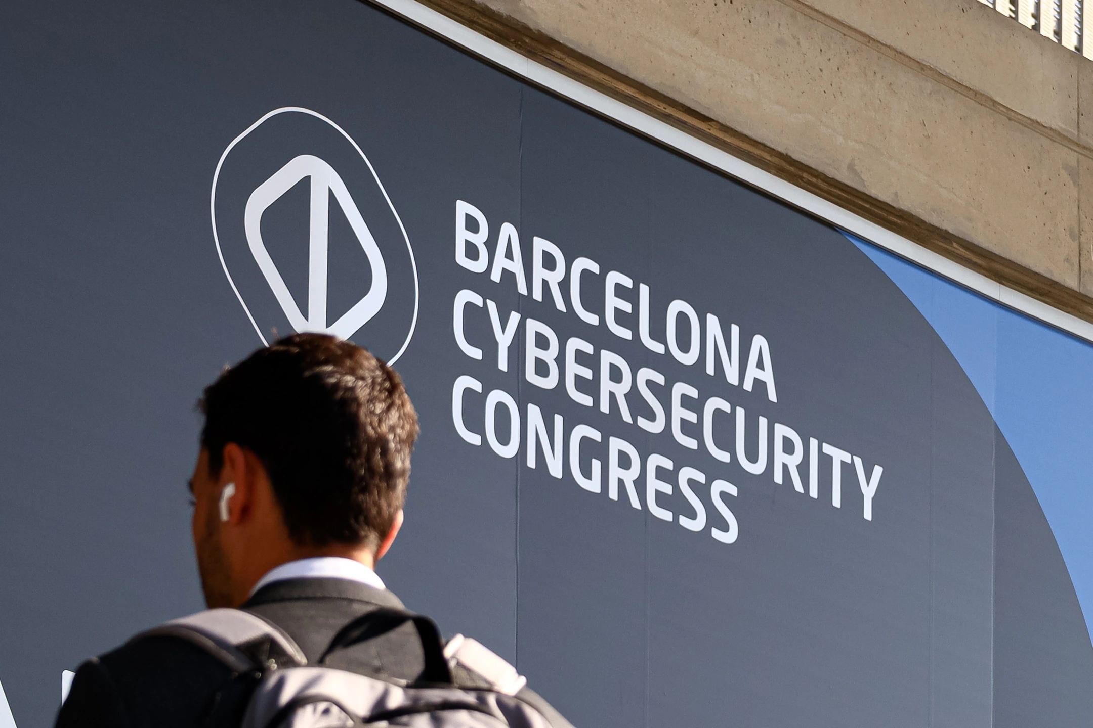 Logotipo del congreso. Fotografía del evento IOT Solutions World Congress (IOTSWC) y Barcelona Cyber Security Congress en Fira de Barcelona.