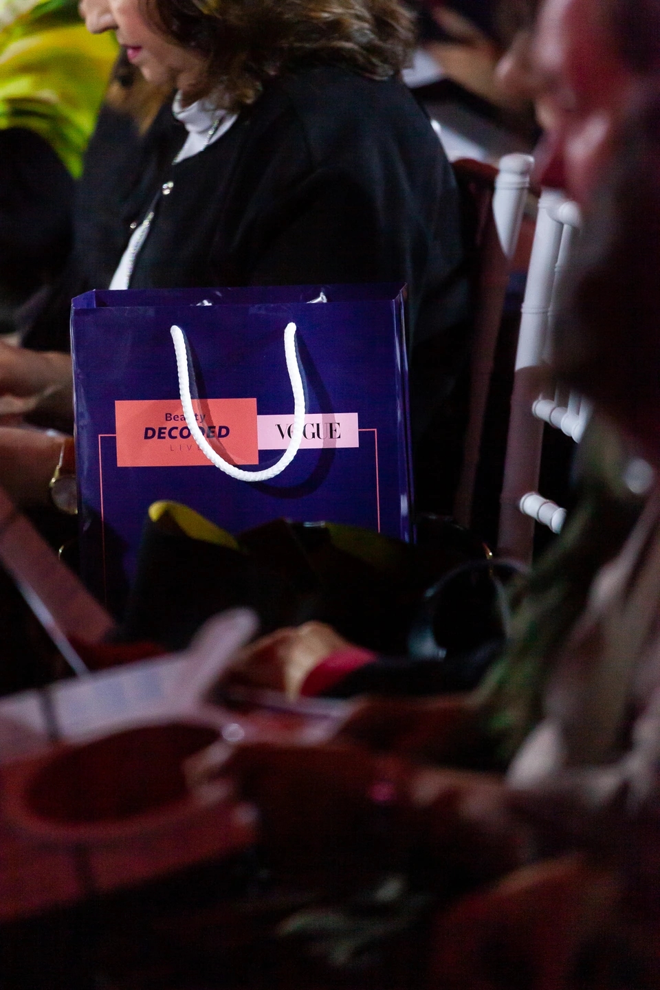 Fotografías de evento para Vogue España y Allergan Belleza con influencers top en colaboración con Condé Nast. En la foto se ve a el detalle de la bolsa de regalo en el Museo Marítimo de Barcelona
