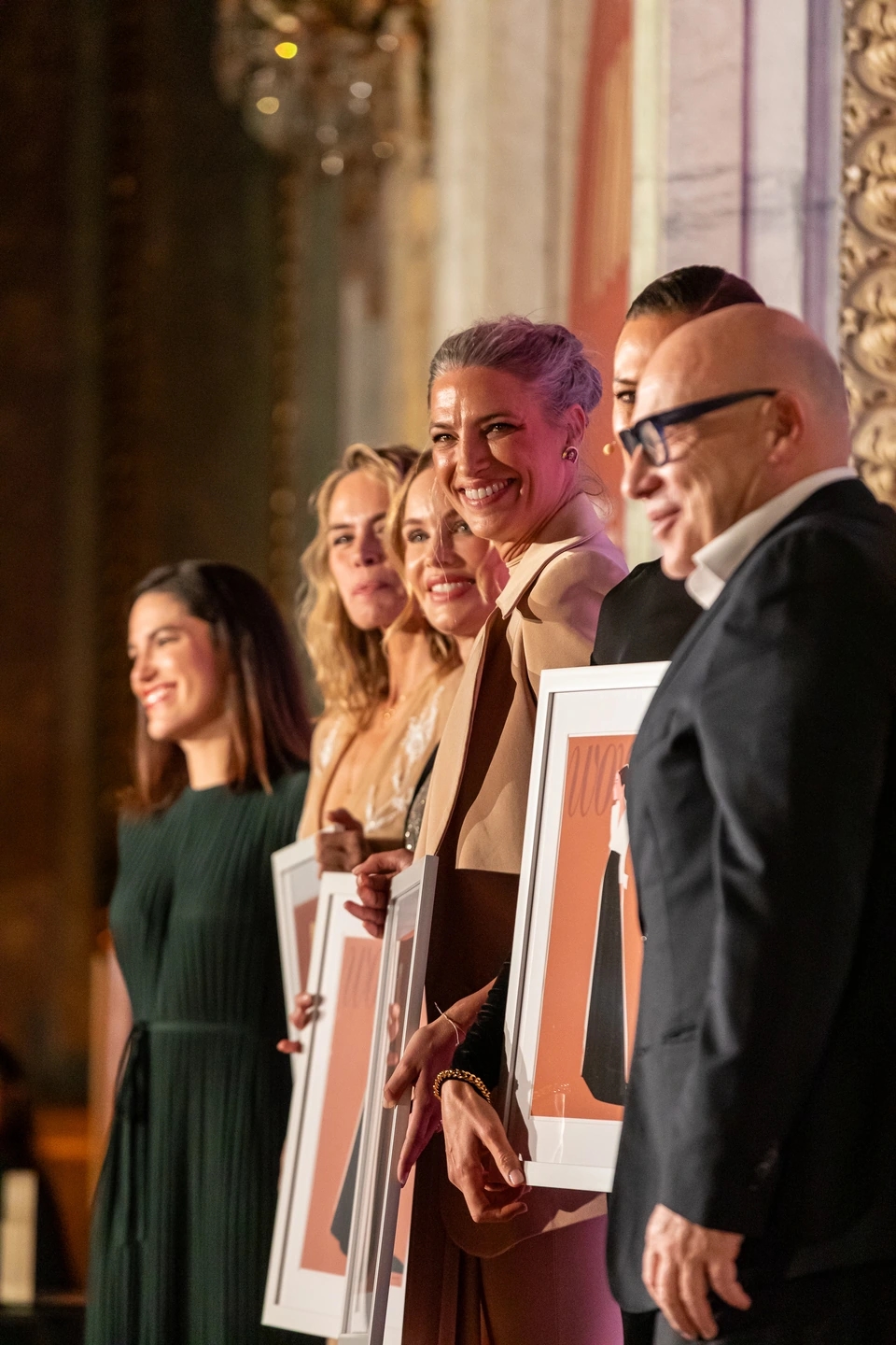 Laura Sánchez, actriz, posando en el casino de Madrid. La revista Woman premia el talento femenino en su IX Edición de los Premios Woman. Prensa ibérica.